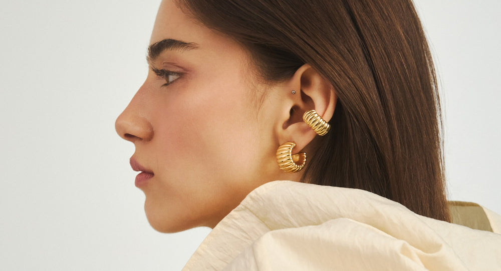 What jewelry will match a white outfit – Berries' summer suggestions