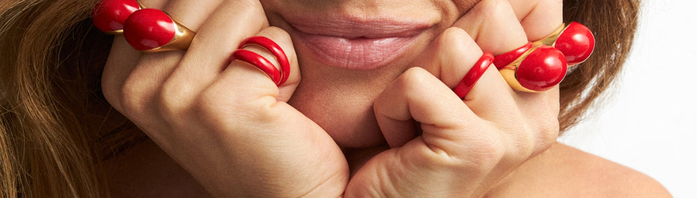 Choisir une bague et la forme de votre main : est-ce important ?